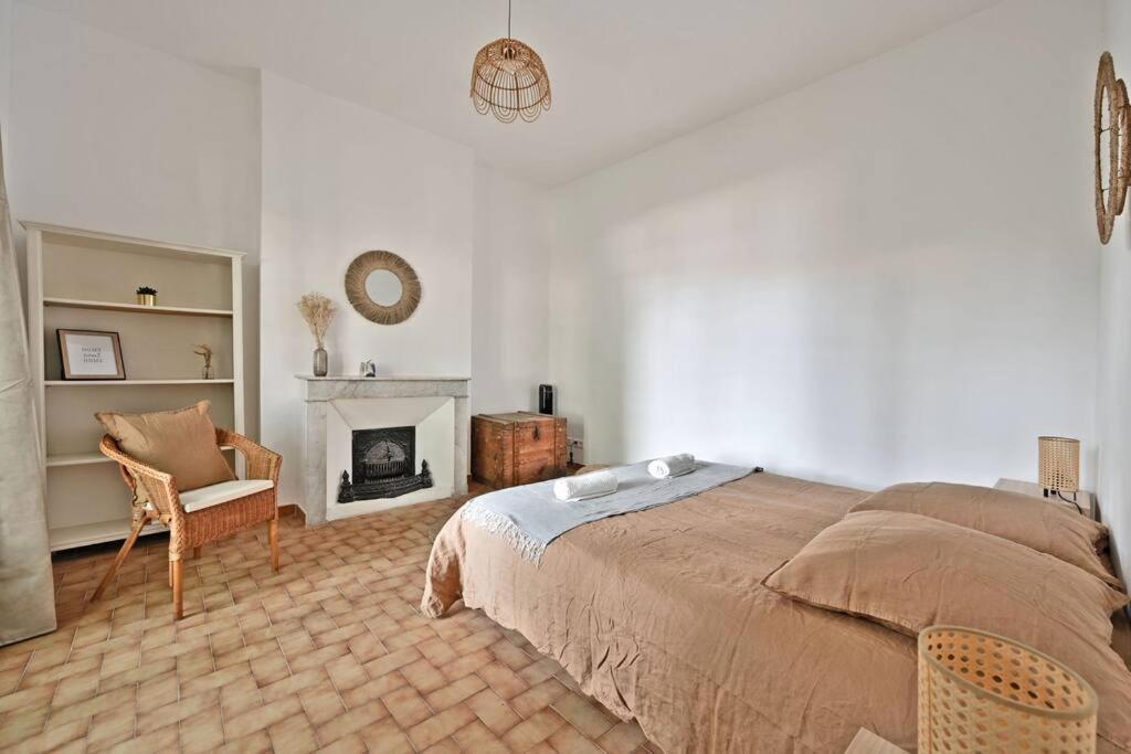 Apartament Au Coeur Des Platanes - Parking Gratuit Sous-Terrain - Clim - Balcon Awinion Zewnętrze zdjęcie