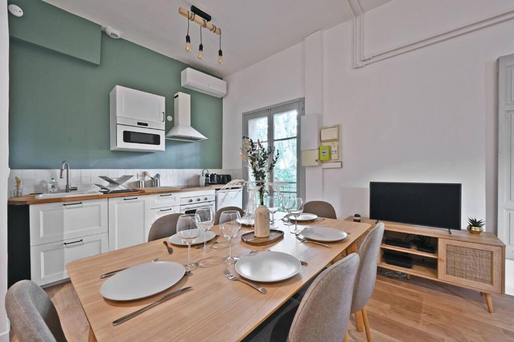 Apartament Au Coeur Des Platanes - Parking Gratuit Sous-Terrain - Clim - Balcon Awinion Zewnętrze zdjęcie