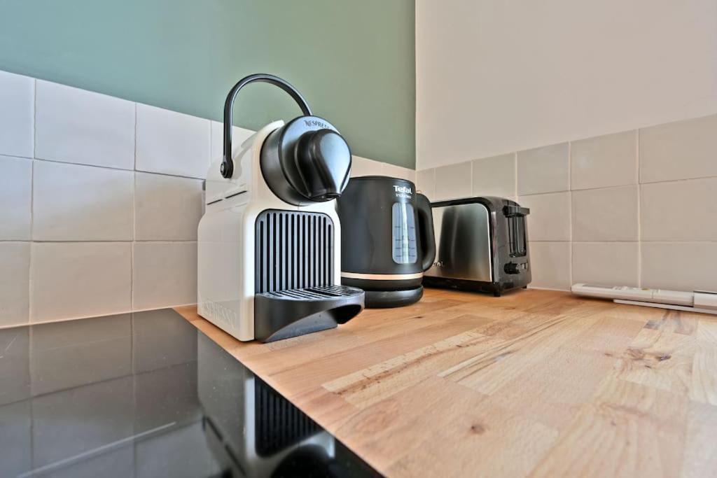 Apartament Au Coeur Des Platanes - Parking Gratuit Sous-Terrain - Clim - Balcon Awinion Zewnętrze zdjęcie